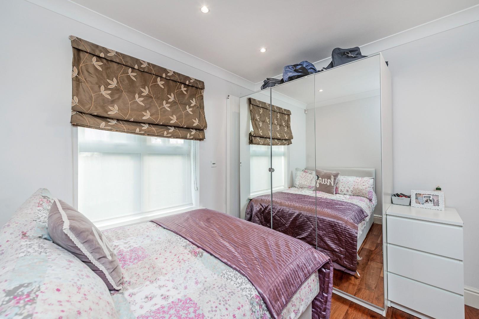 Lowlands Court, Mill Hill